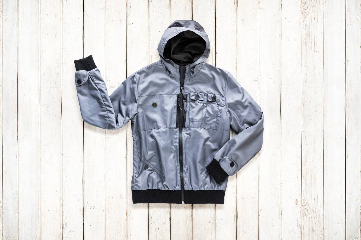 Sportowa czy elegancka kurtka męska? Sprawdź, która pasuje do Twojego stylu życia